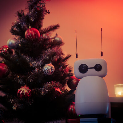Reachy Mini and SO-101 arm used in the home robotics prototype